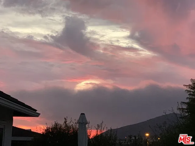 $1,299,000 | 18151 Kingsport Drive, Malibu, CA 90265