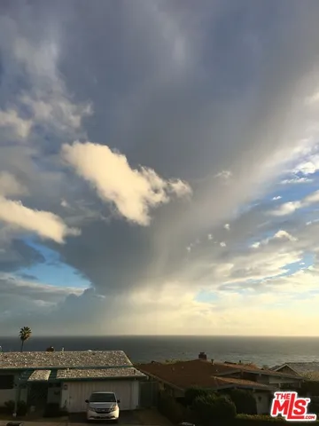 $1,299,000 | 18151 Kingsport Drive, Malibu, CA 90265