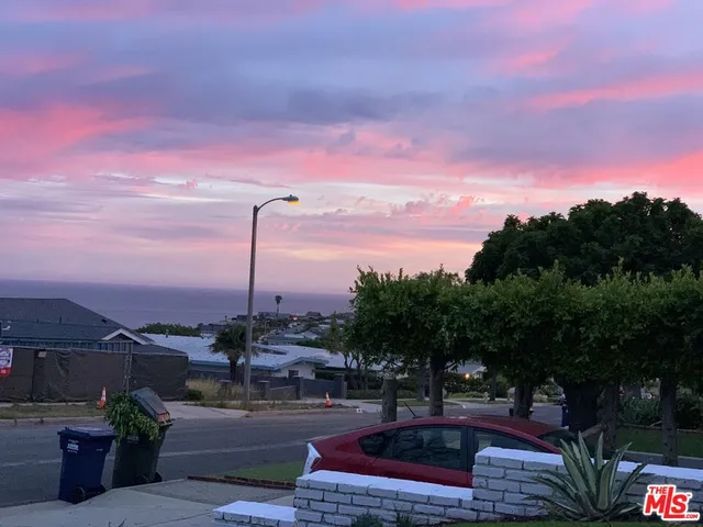 $1,299,000 | 18151 Kingsport Drive, Malibu, CA 90265