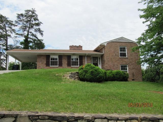 2549 Inglewood Road Southwest Roanoke, VA 24015 - Photo 1 of 13 Main