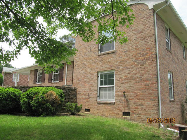 2549 Inglewood Road Southwest Roanoke, VA 24015 - Photo 2 of 13 5