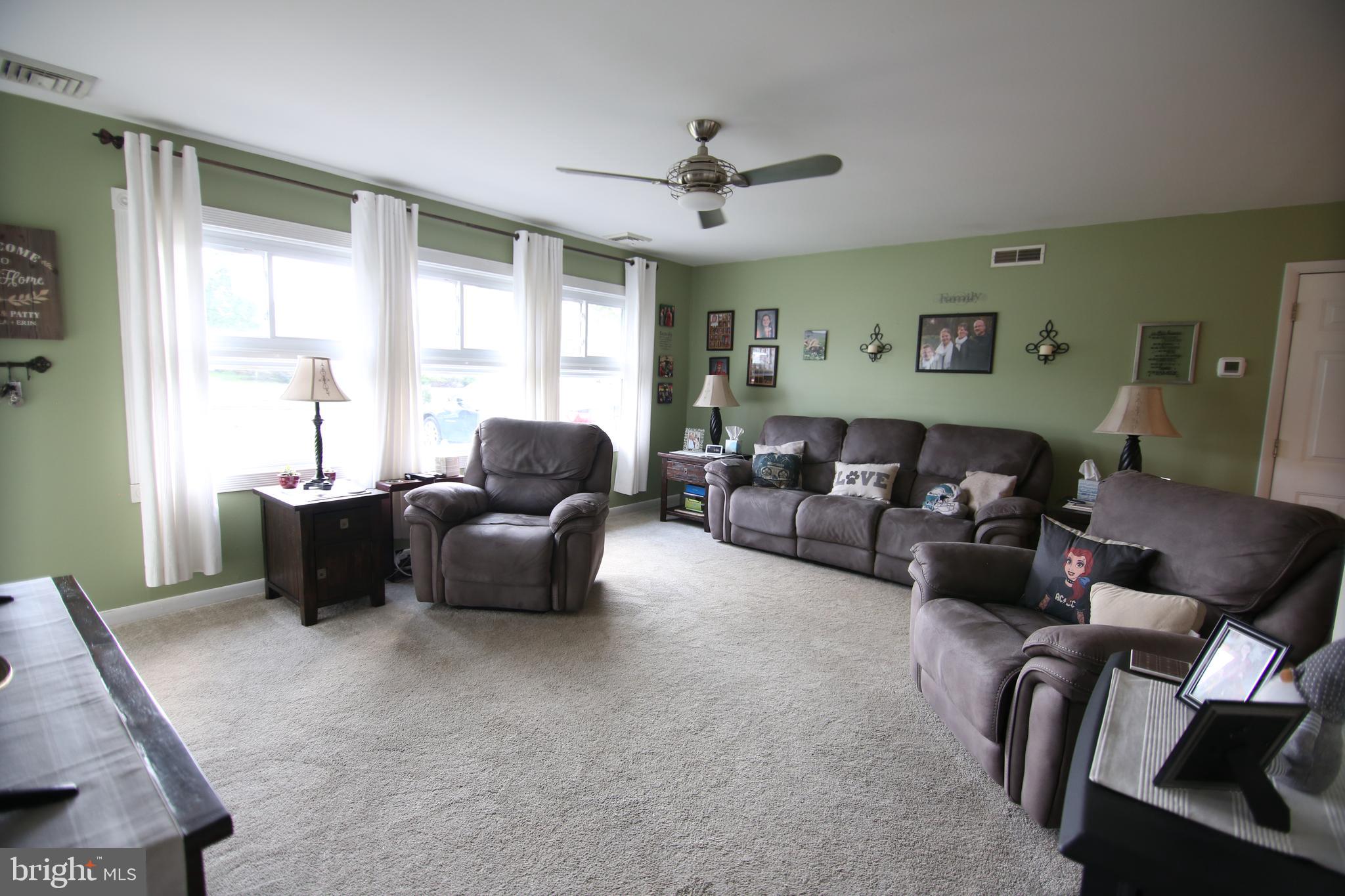 36 Quickset Road Levittown, PA 19057 - Photo 12 of 19 Gallery Image 12