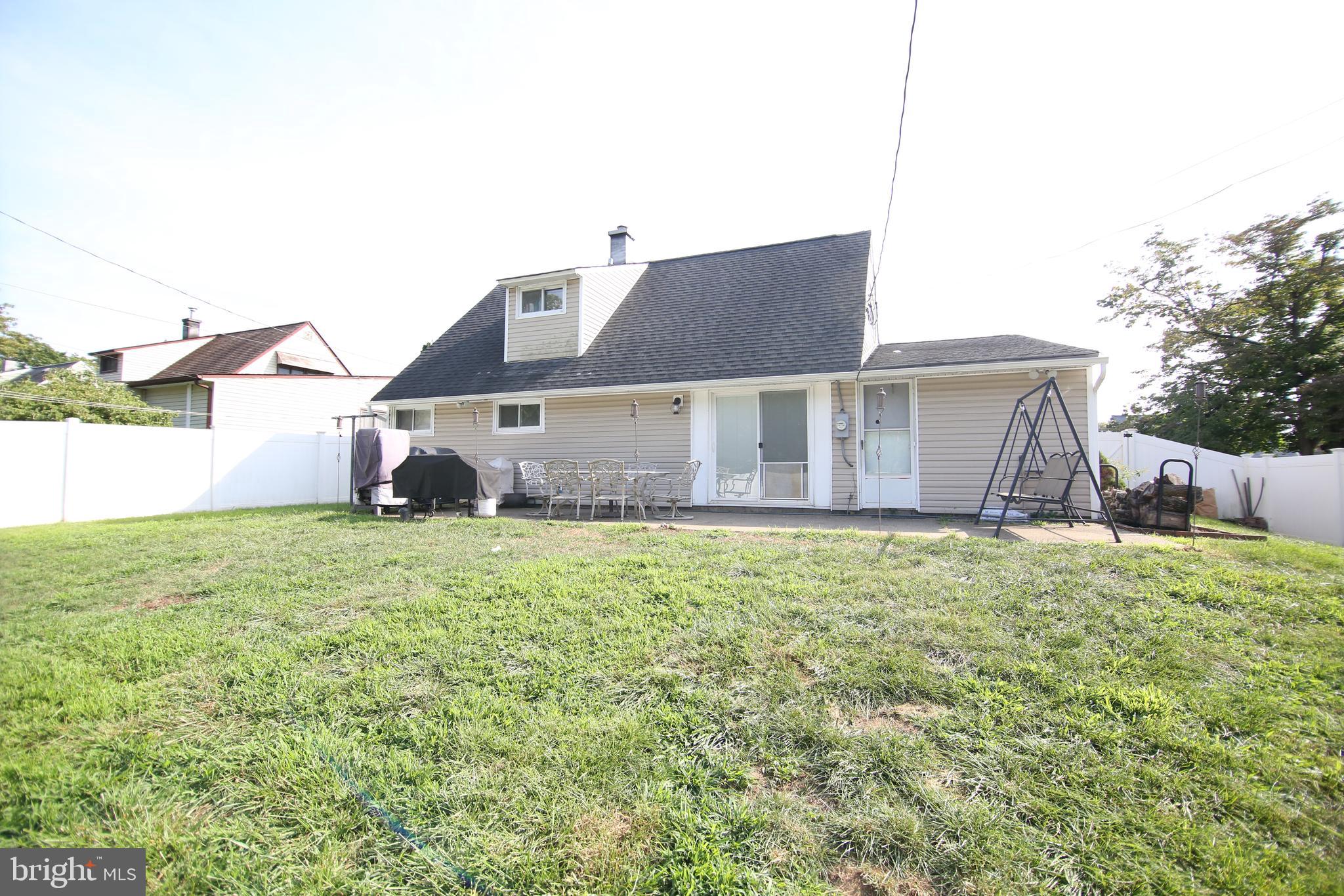 36 Quickset Road Levittown, PA 19057 - Photo 17 of 19 Gallery Image 17