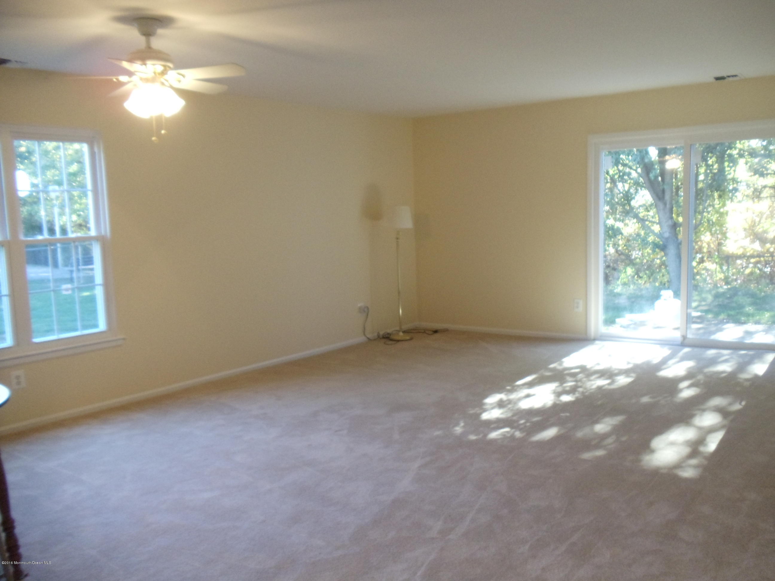 60 County Road, Unit A001 Cliffwood, NJ 07721 - Photo 4 of 13 60 COUNTY RD A1 LIVING RM DSC04014