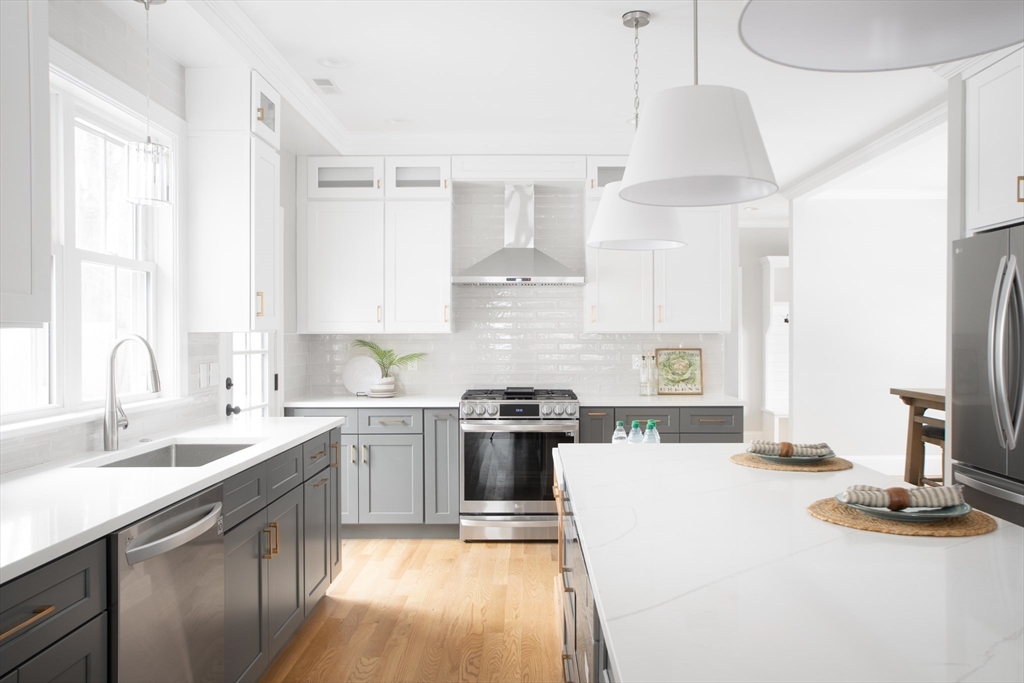 20 Brookdale Road Natick, MA 01760 - Photo 3 of 41 Gallery Image 3