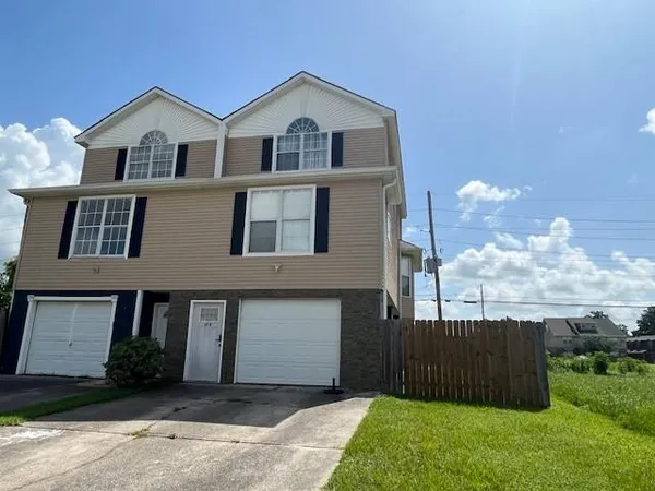 $215,000 | 67 Carriage Lane, Unit B, Destrehan, LA 70047