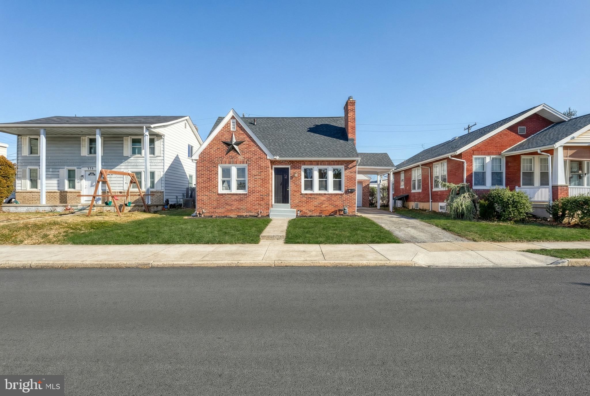 327 Norway Street York, PA 17403 - Photo 3 of 64