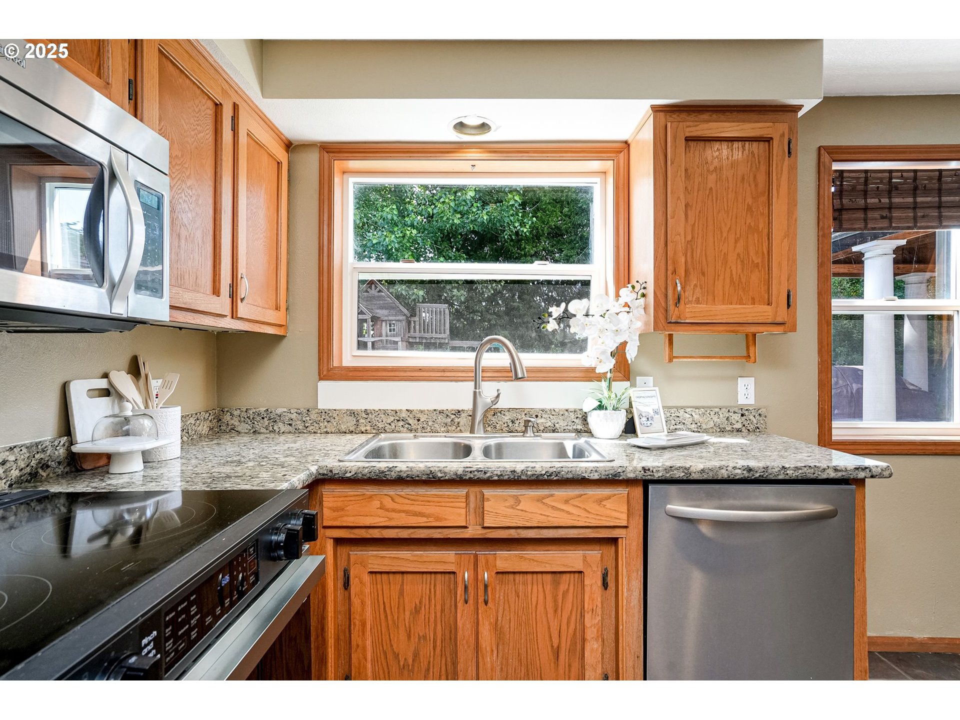 2007 Chase Loop Southwest Albany, OR 97321 - Photo 12 of 41