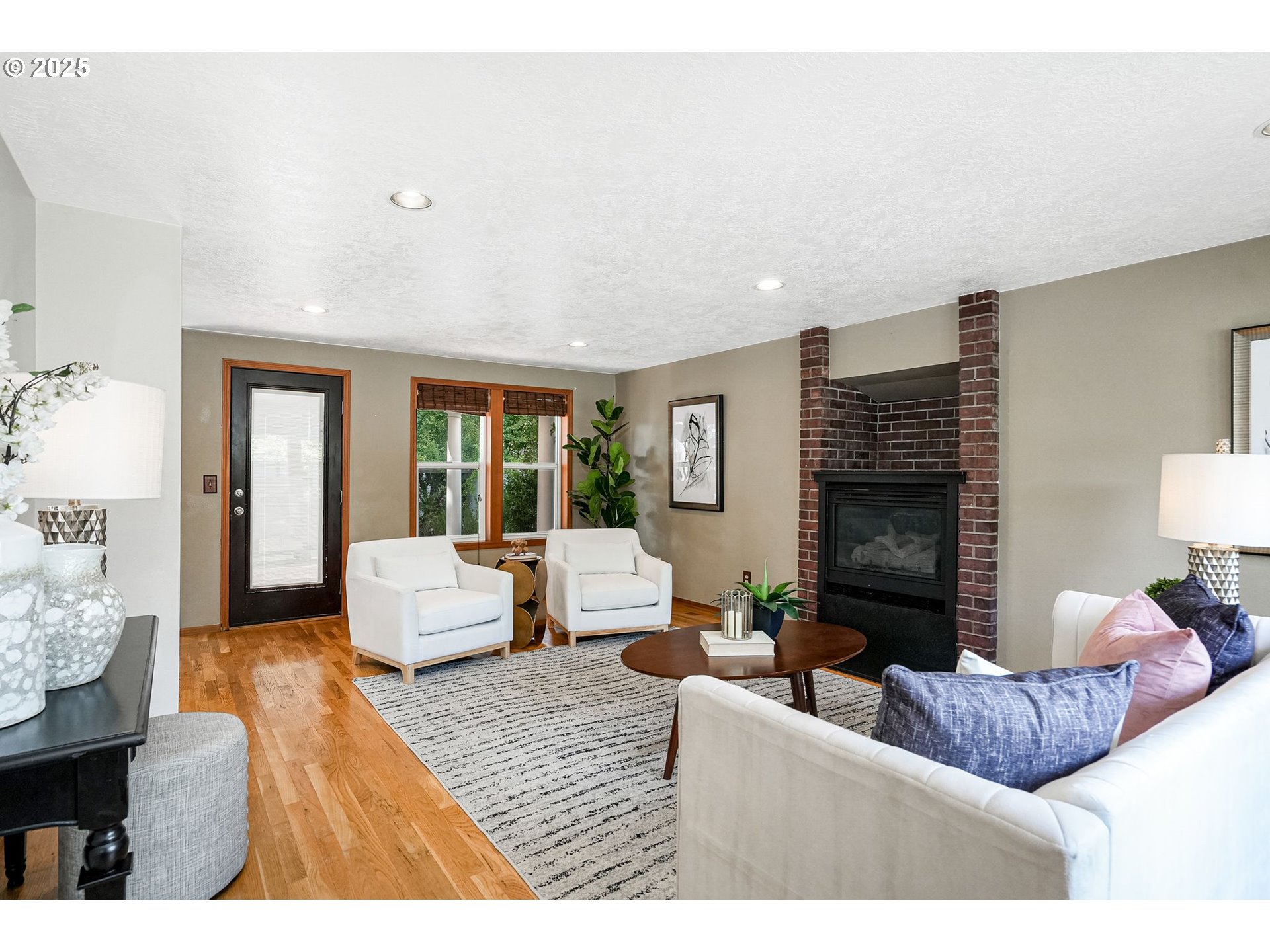 2007 Chase Loop Southwest Albany, OR 97321 - Photo 4 of 41