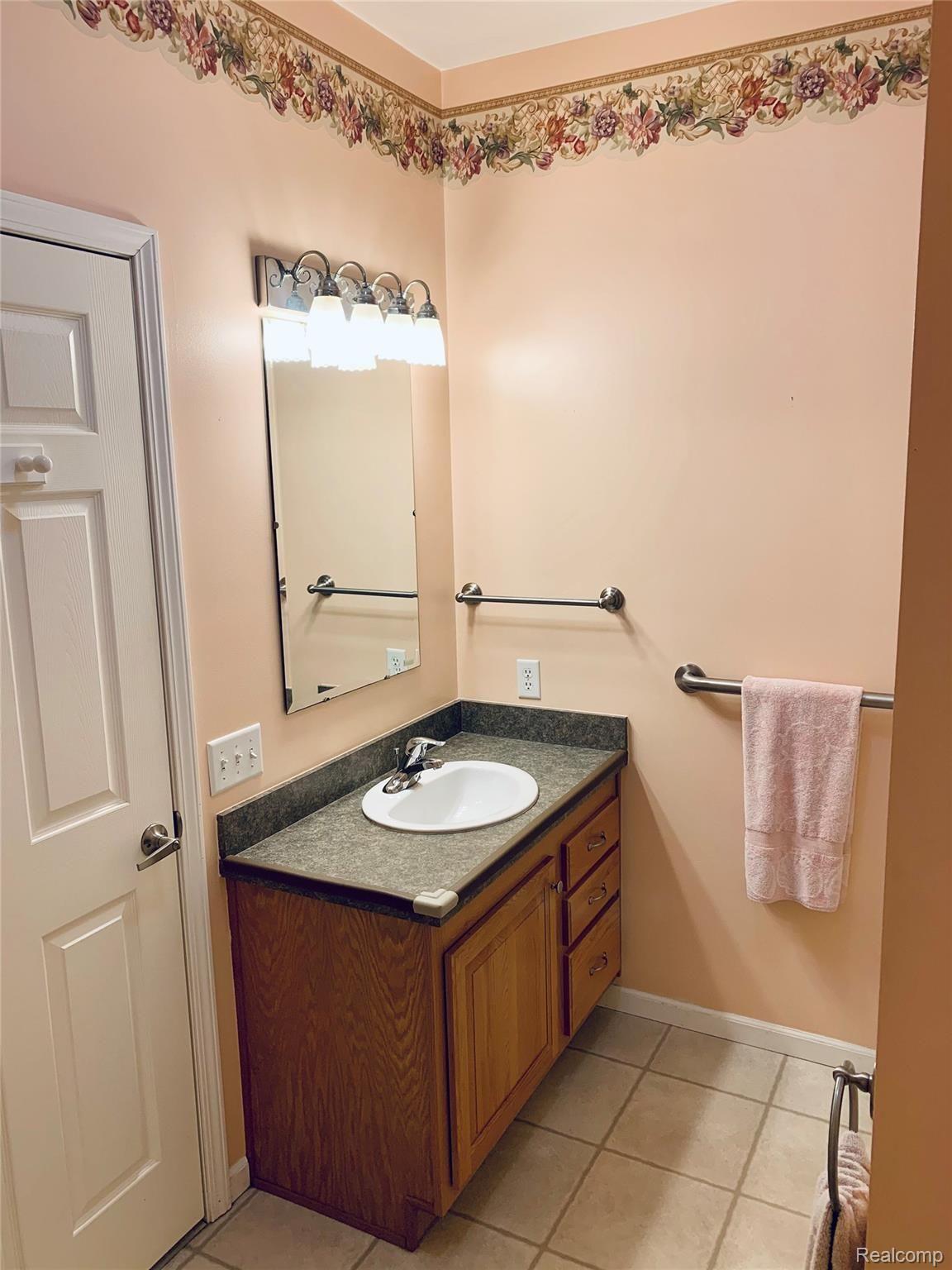 1540 Middle Road Highland, MI 48357 - Photo 14 of 38 IMG_7448.jpg