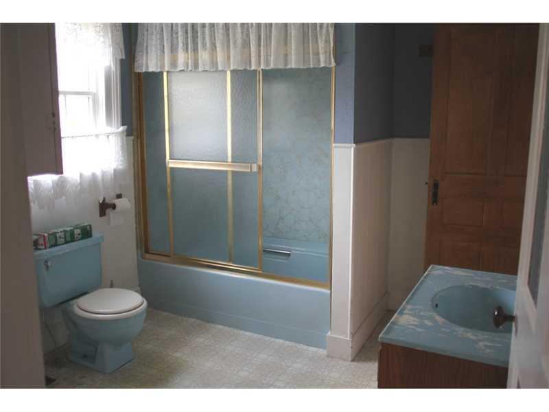 1121 East Madison Road Madison, ME 04950 - Photo 18 of 22 Master Bath/Spa.