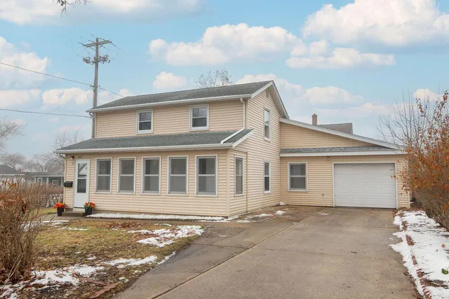 $275,000 | 420 South Washington Street, Watertown, WI 53094