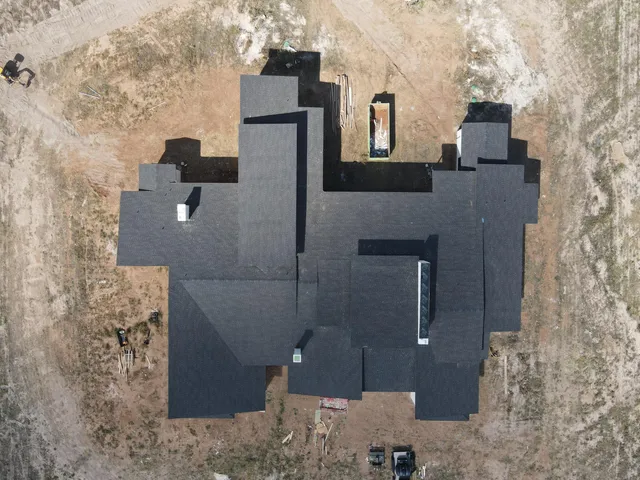 view of a house with a yard