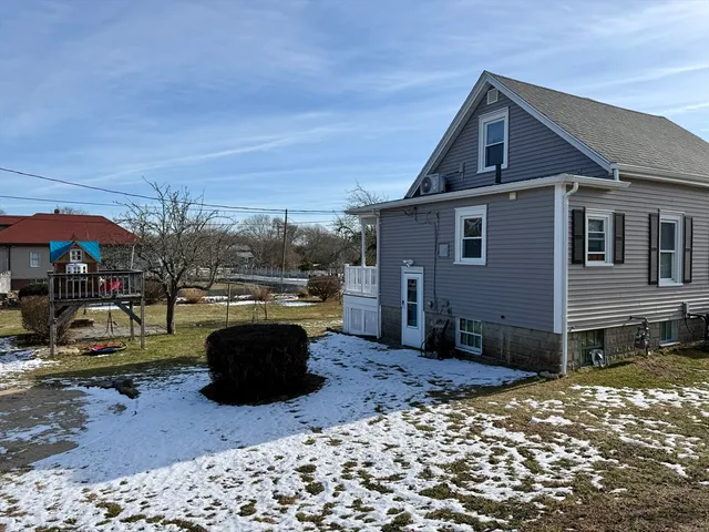 a view of a yard in front of a house