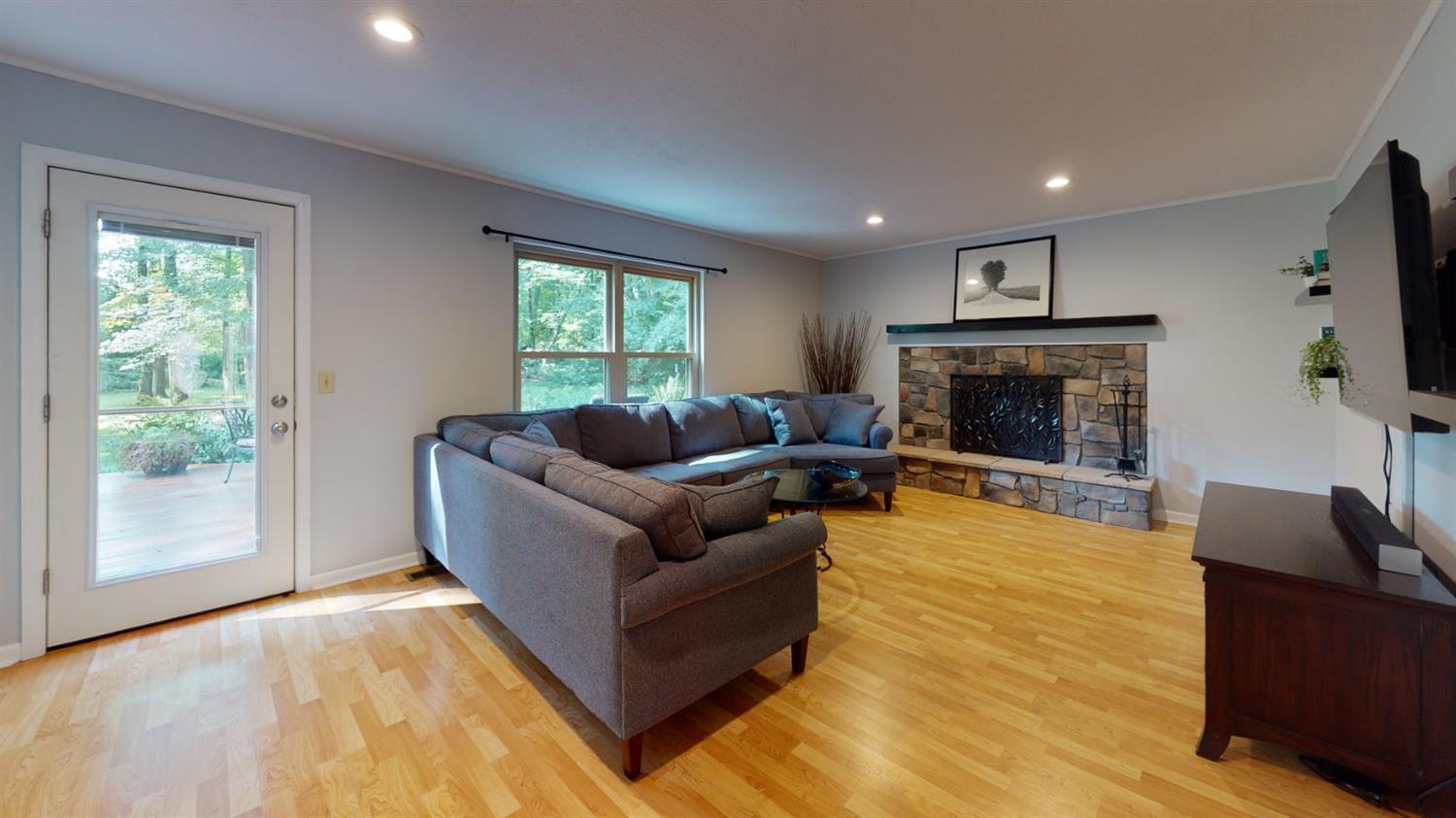 6397 Roth Ridge Drive Loveland, OH 45140 - Photo 9 of 39 Gallery Image 9