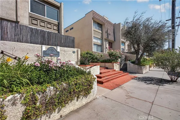 $468,980 | 9950 Topanga Canyon Boulevard, Unit 43, Chatsworth, CA 91311