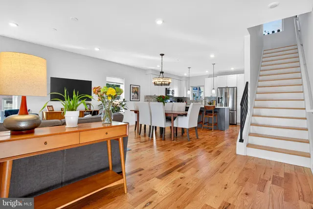 $650,000 | 7019 Pipers Glen Way, Philadelphia, PA 19119