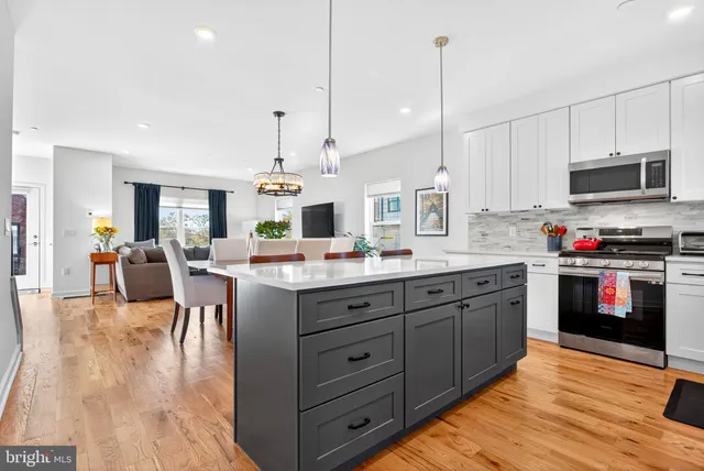 $650,000 | 7019 Pipers Glen Way, Philadelphia, PA 19119