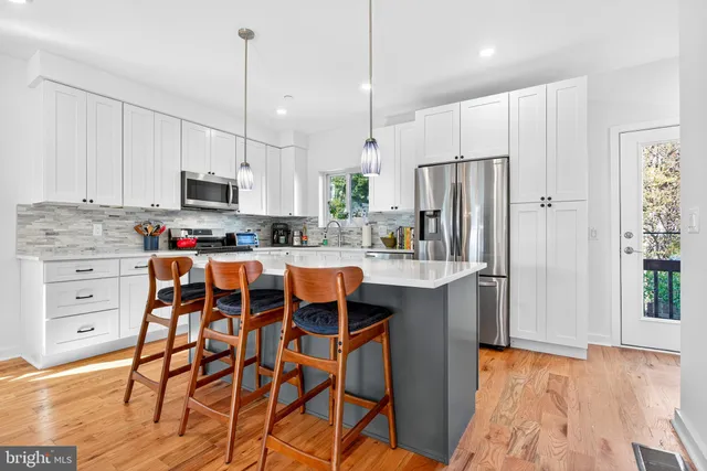 $650,000 | 7019 Pipers Glen Way, Philadelphia, PA 19119