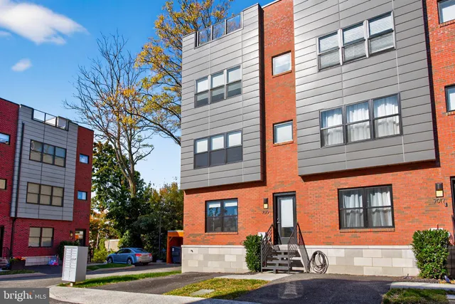 $650,000 | 7019 Pipers Glen Way, Philadelphia, PA 19119