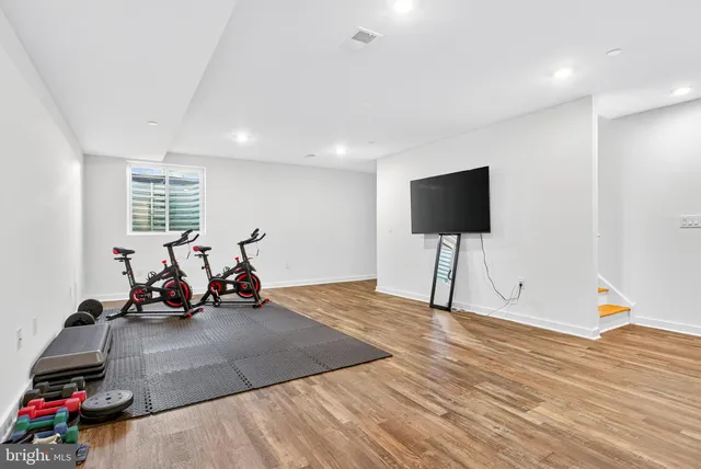 $650,000 | 7019 Pipers Glen Way, Philadelphia, PA 19119