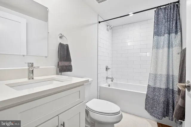 $650,000 | 7019 Pipers Glen Way, Philadelphia, PA 19119