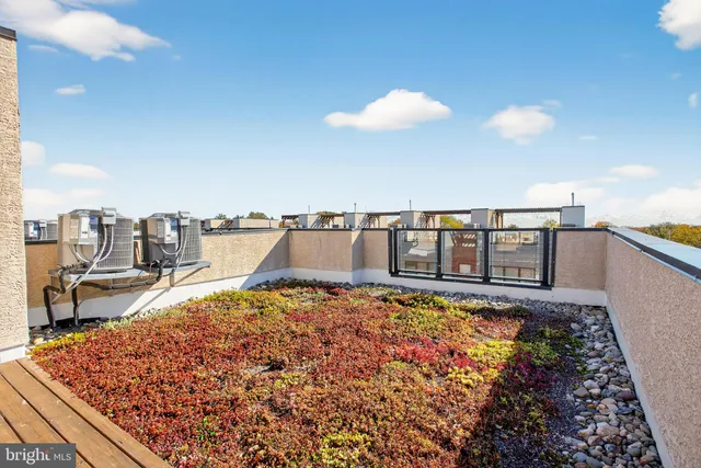 $650,000 | 7019 Pipers Glen Way, Philadelphia, PA 19119