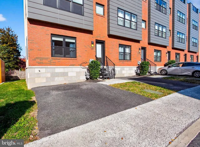 $650,000 | 7019 Pipers Glen Way, Philadelphia, PA 19119