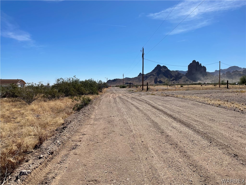 2098 Dugas Road Golden Valley, AZ 86413 - Photo 5 of 12