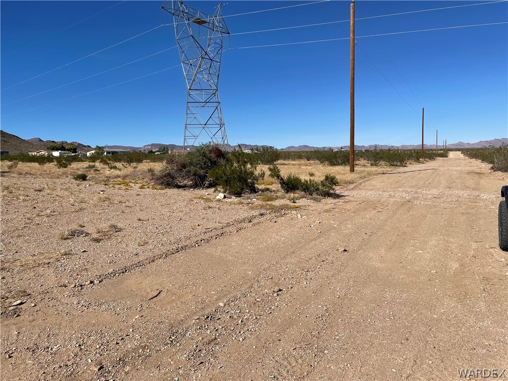 2098 Dugas Road Golden Valley, AZ 86413 - Photo 9 of 12
