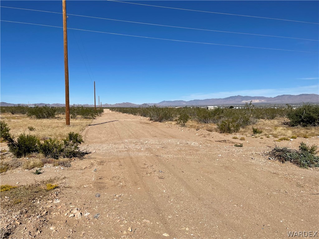 2098 Dugas Road Golden Valley, AZ 86413 - Photo 10 of 12