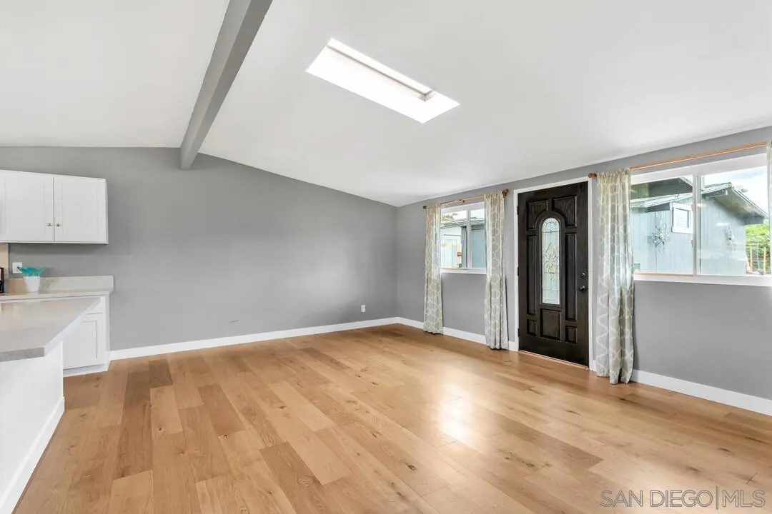 536 Rogue Road El Cajon, CA 92020 - Photo 4 of 24