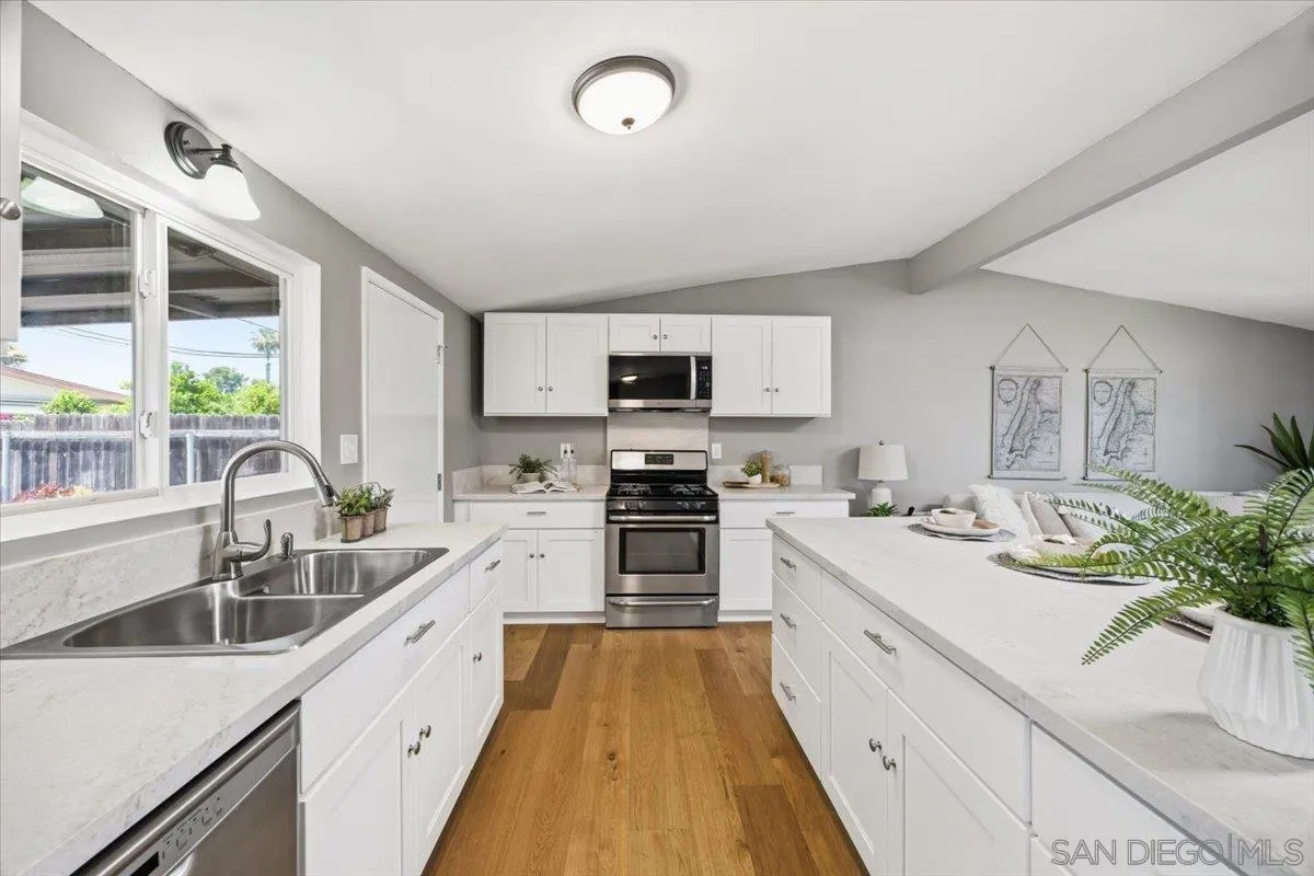 536 Rogue Road El Cajon, CA 92020 - Photo 4 of 26