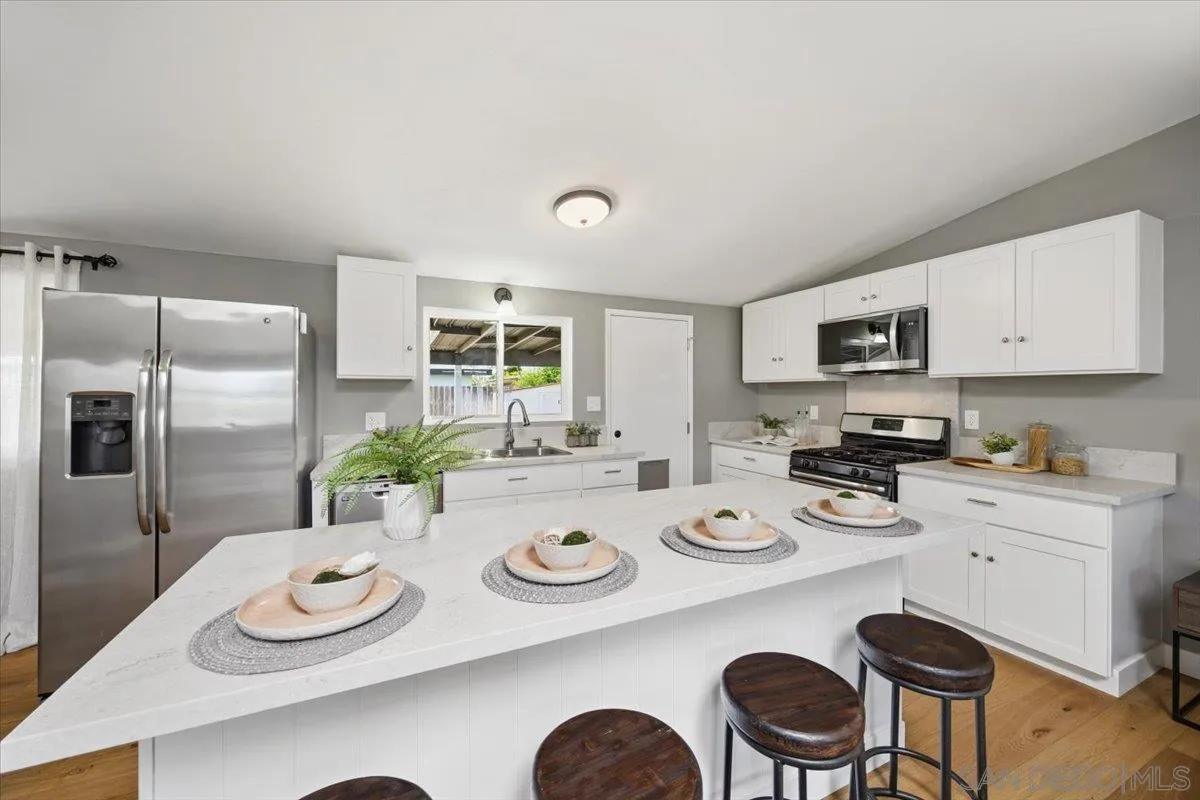 536 Rogue Road El Cajon, CA 92020 - Photo 7 of 26