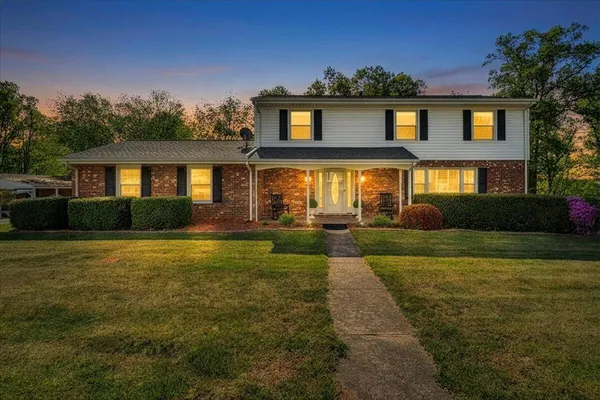 $389,950 | 1036 Howell Drive, Vinton, VA 24179