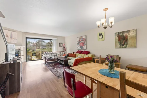$450,000 | 2142 Chianti Drive, Santa Rosa, CA 95403