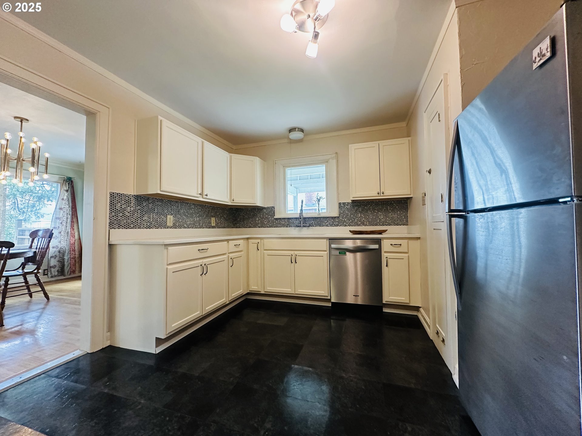 924 Chambers Street Eugene, OR 97402 - Photo 8 of 24