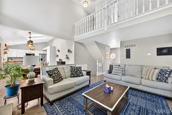 $450,000 | 246 Westridge Parc Lane, Ellisville, MO 63021