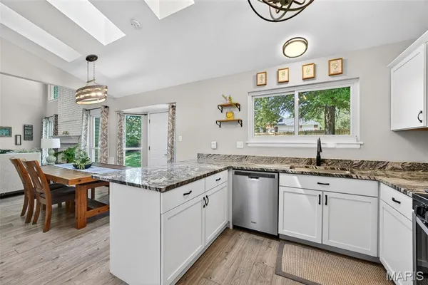 $450,000 | 246 Westridge Parc Lane, Ellisville, MO 63021