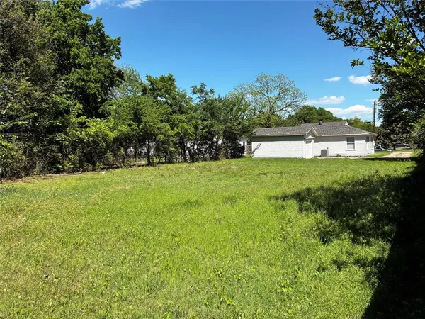 $1,950 | 510 Magnolia Street, Arlington, TX 76012