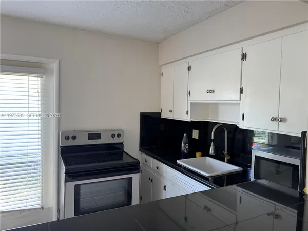 $1,595 | 816 Northeast 10th Street, Unit 1, Hallandale Beach, FL 33009