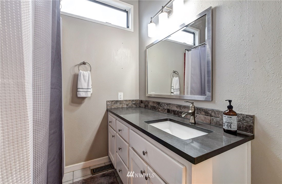 4230 Peninsula Road Stanwood, WA 98292 - Photo 14 of 20 Gallery Image 14