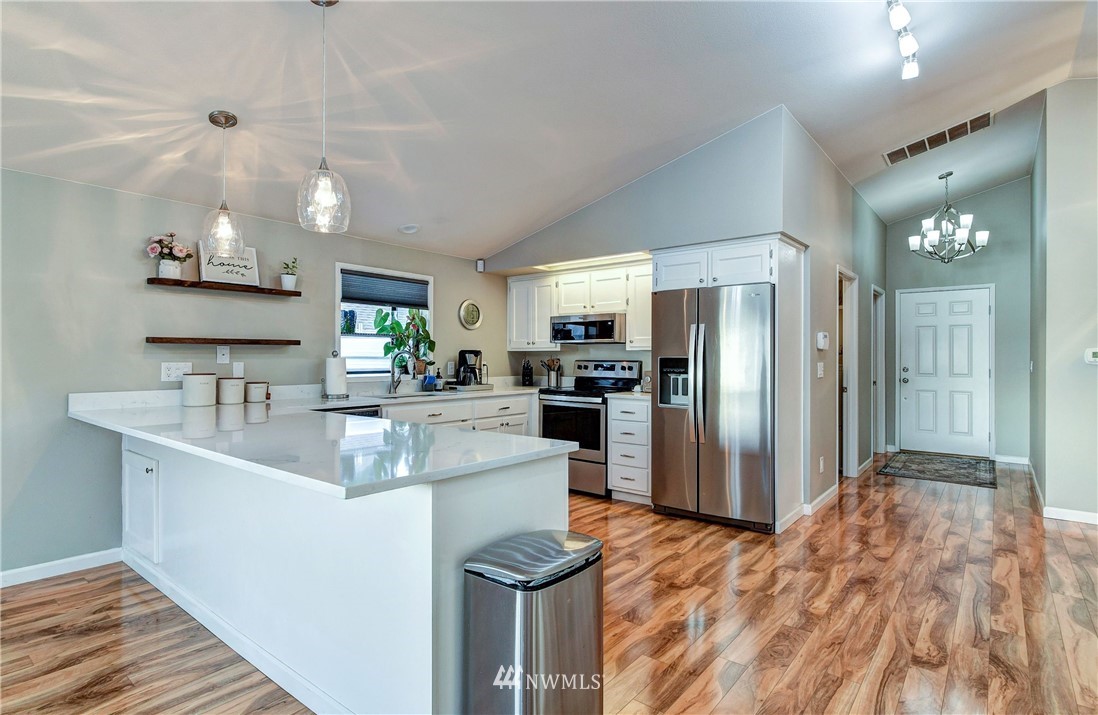 4230 Peninsula Road Stanwood, WA 98292 - Photo 5 of 20 Gallery Image 5