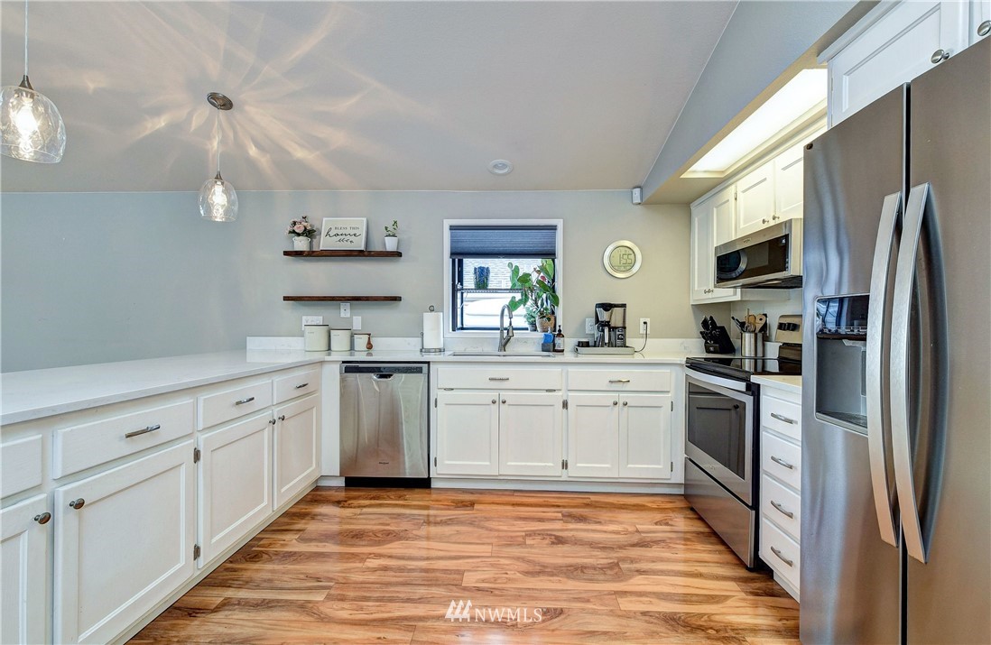 4230 Peninsula Road Stanwood, WA 98292 - Photo 10 of 20 Gallery Image 10