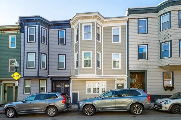 $3,300 | 304 Bunker Hill Street, Unit 1, Boston, MA 02129