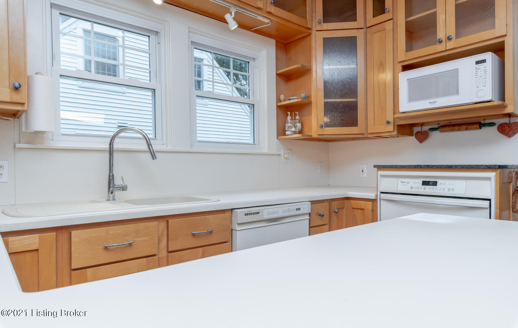 608 Upland Road Louisville, KY 40206 - Photo 13 of 49 608-132
