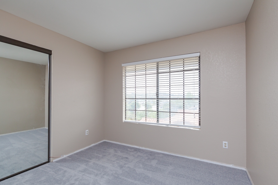 320 Grapevine Road, Unit 114 Vista, CA 92083 - Photo 8 of 21 2nd bedroom