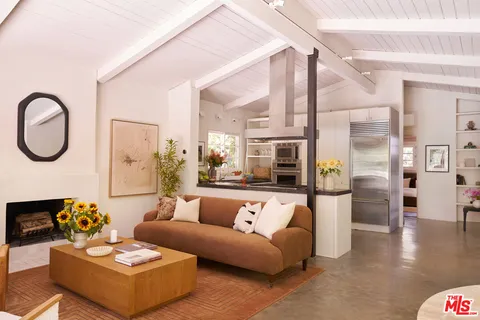$1,699,000 | 2794 La Castana Drive, Los Angeles, CA 90046