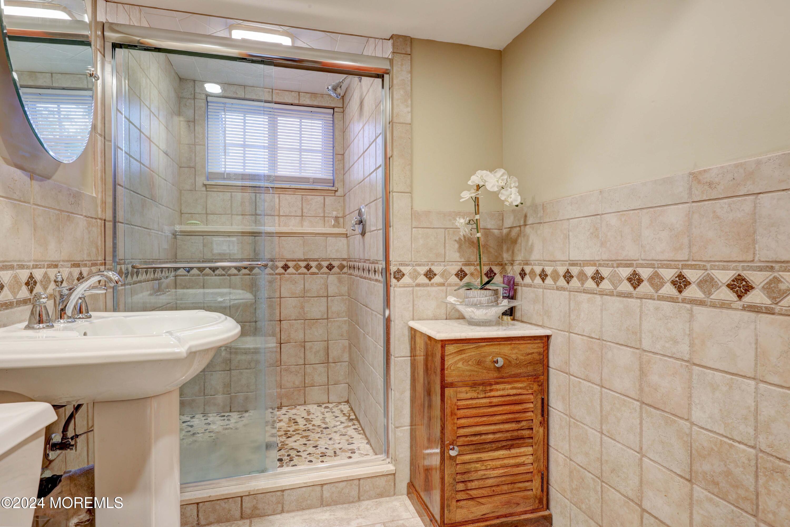 204 West Hill Road Colonia, NJ 07067 - Photo 15 of 39 758A9898_