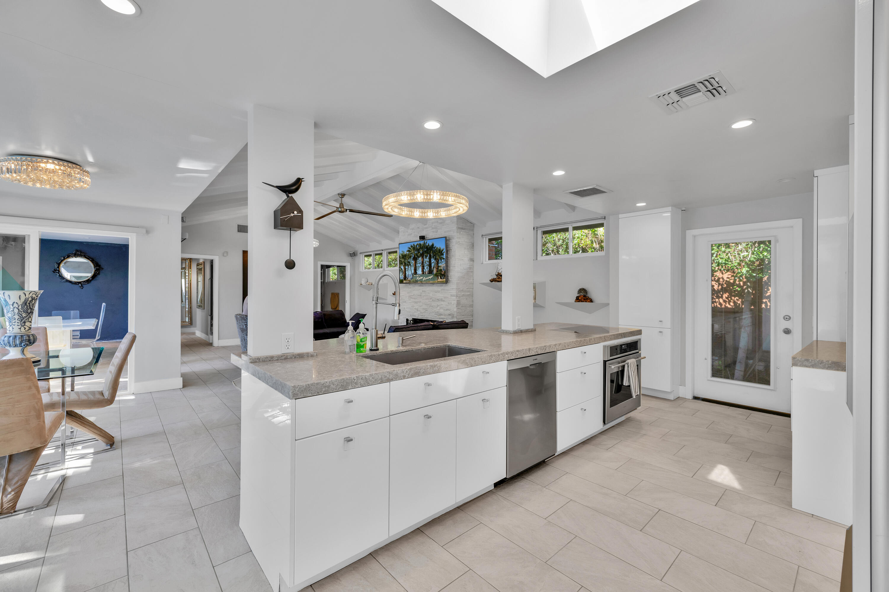 279 West Overlook Road Palm Springs, CA 92264 - Photo 9 of 48 17